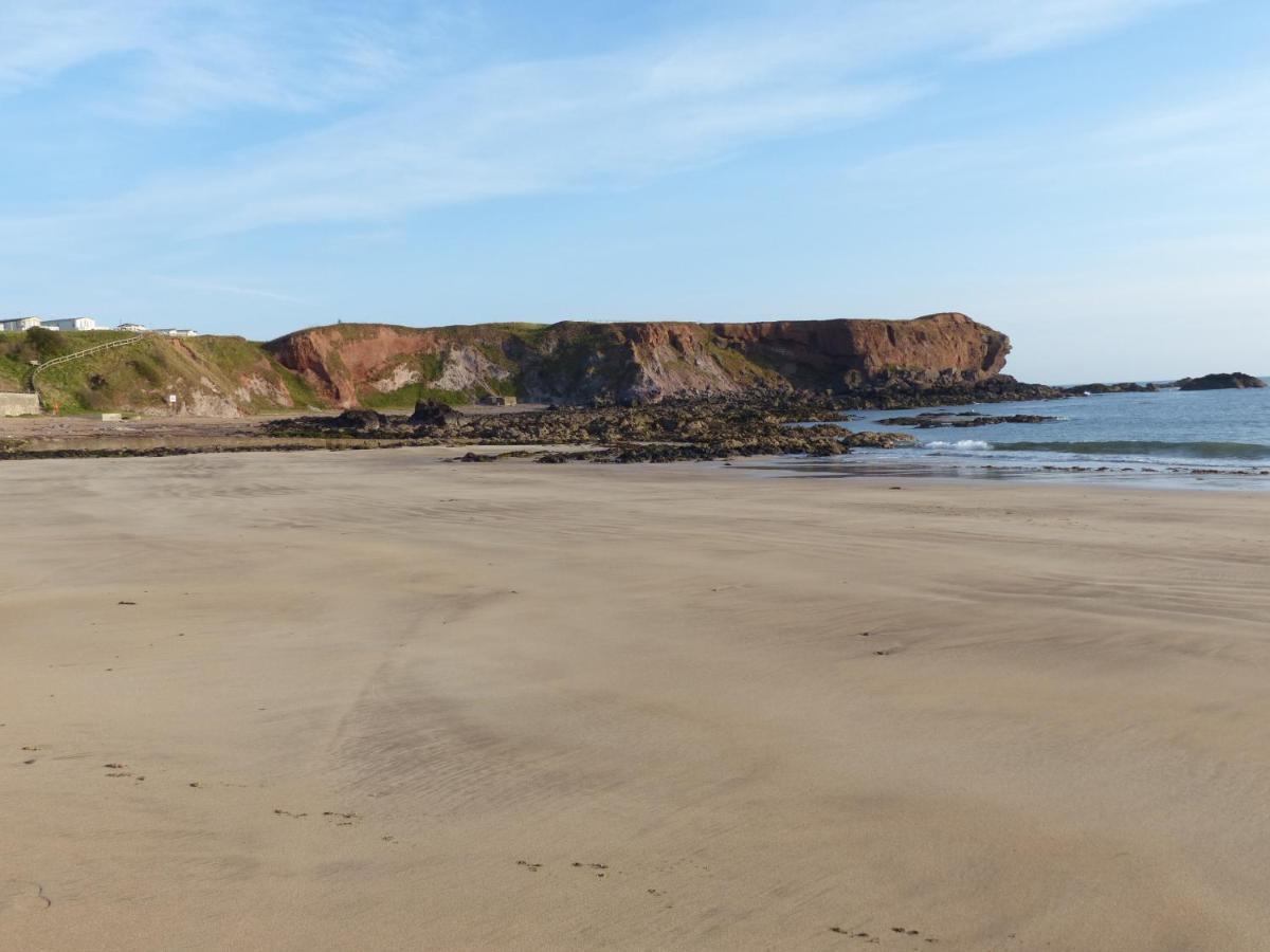 Relax In A 1 Bedroom Apartment Near A Country Pub Eyemouth Eksteriør bilde